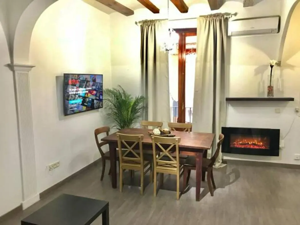 Romantic 19Th Century Apartment Barcelona