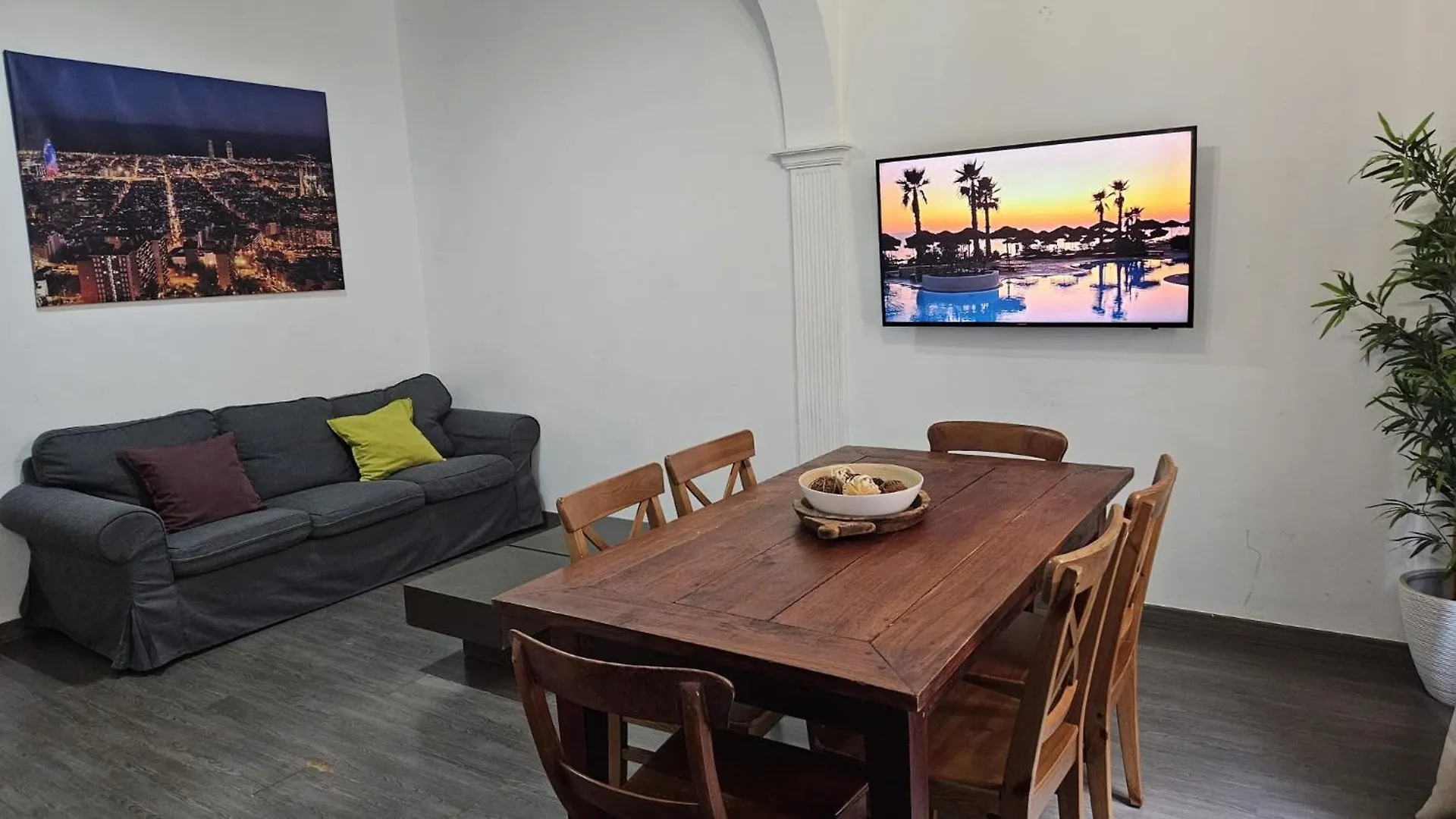Romantic 19Th Century Apartment Barcelona