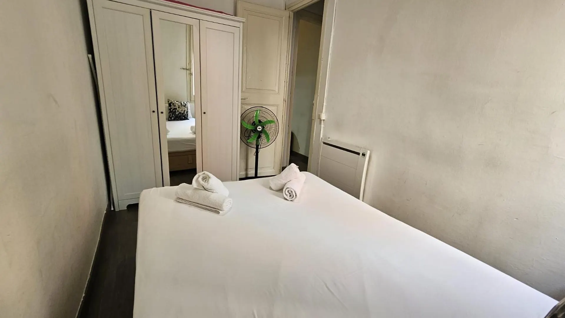 Romantic 19Th Century Apartment Barcelona 0*,  Spain